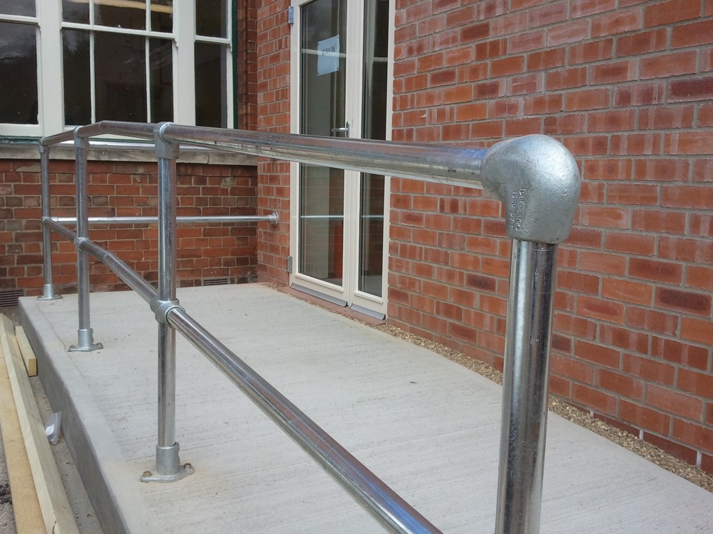 Walkway barrier railing