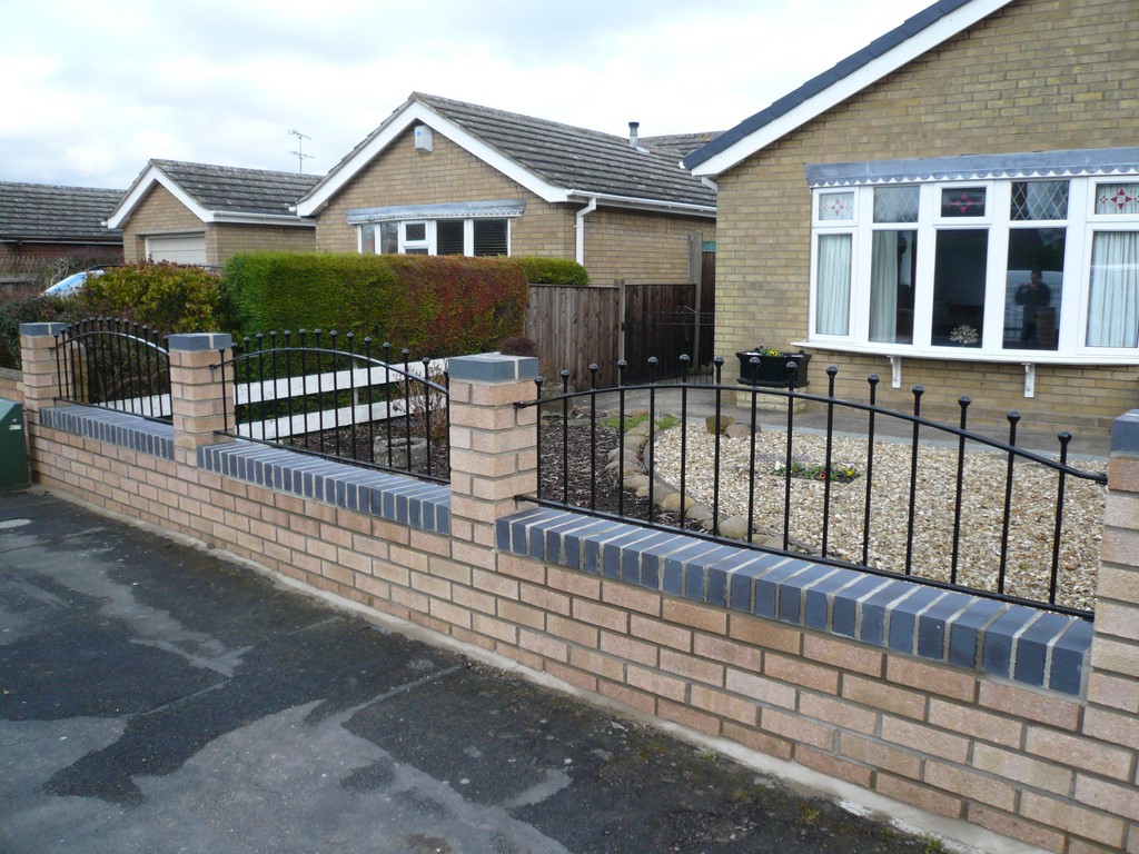 Bow Top Railings - Made to Measure