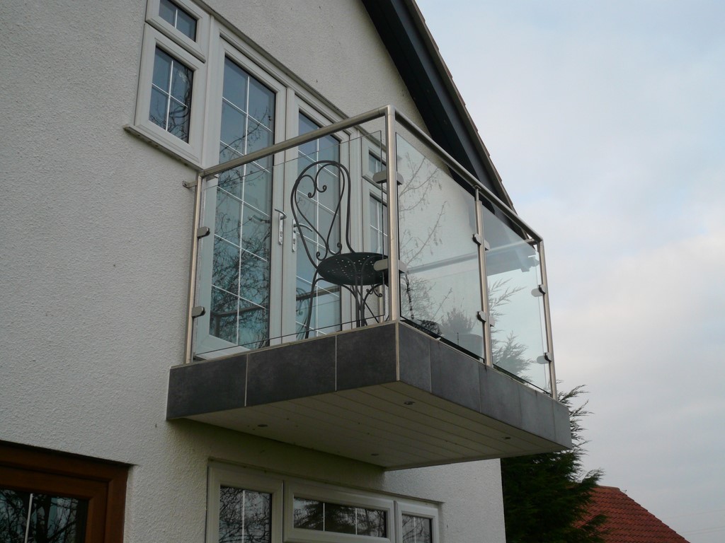 Glass & Stainless Steel Balustrade Balcony